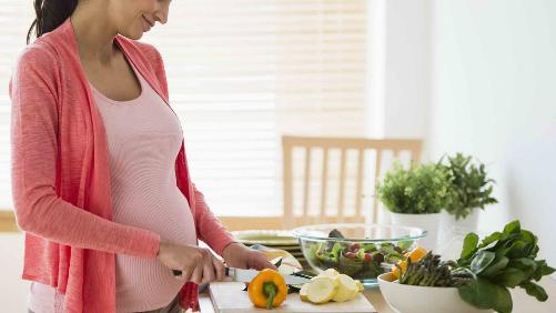 Какие витамины и минералы необходимы женщине при планировании беременности?